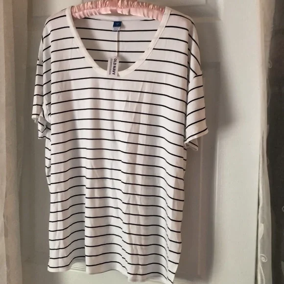 Old navy stripped oversized T shirt - Picture 2 of 4
